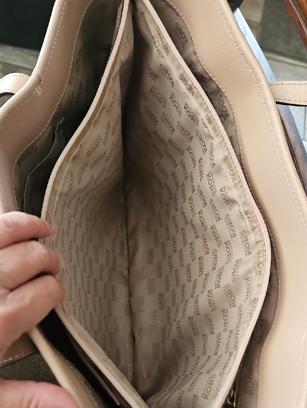 Michael Kors Jet Set Travel Tote In Ballet Pink Excellant Condition - Picture 8 of 9
